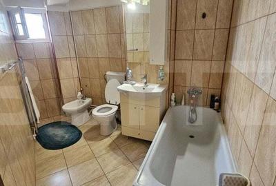 Apartament cu 5 camere decomandat în Trident - 15