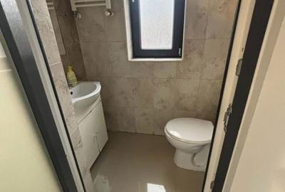 Casă cu 6 camere cu Canalizare în Central - 2