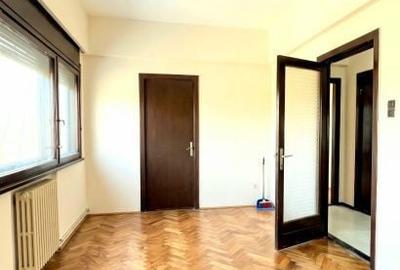 Apartament cu 3 camere decomandat în Romană - 3