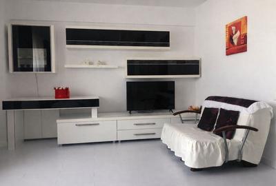 Apartament cu 2 camere decomandat, mobilat în Central