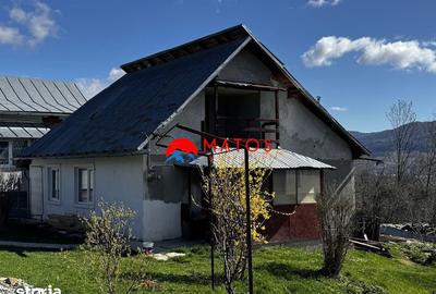 Casă cu 3 camere cu Teren 3025 Mp în Ghioșești - 1