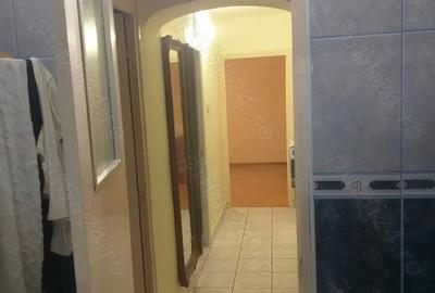 Vand apartament 2 camere decomandat central in Boldesti Scaeni - 2