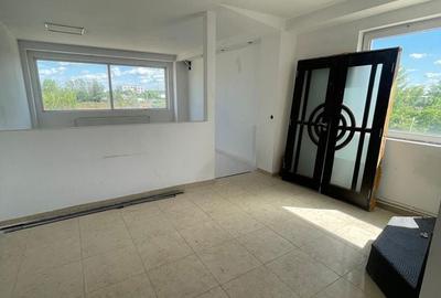 Spațiu comercial, de 200 mp, în Central - 7