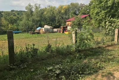Teren de 3600 mp, în Gura Văii - 3