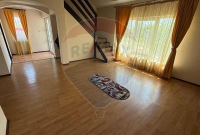 Casă individuală cu 5 camere cu Teren 500 Mp în Est - 21