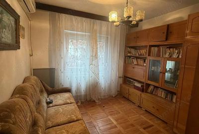 Apartament cu 3 camere decomandat în Dâmbovița - 2