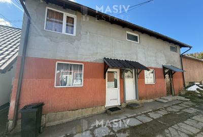 Casă individuală cu 5 camere în Central