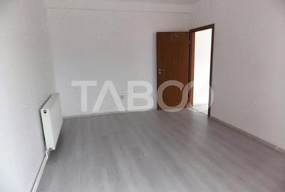 Spatiu pentru birouri de inchiriat cu utilitati incluse in Strand - 1