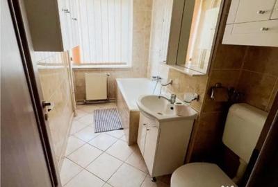 Apartament cu 2 camere decomandat în Cornișa