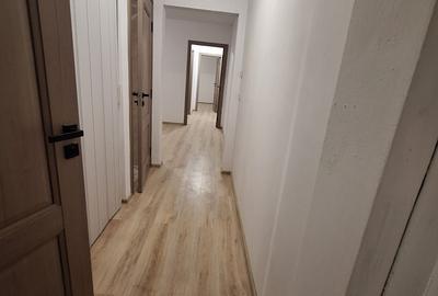 Apartament cu 4 camere semidecomandat în Circumvalațiunii - 1