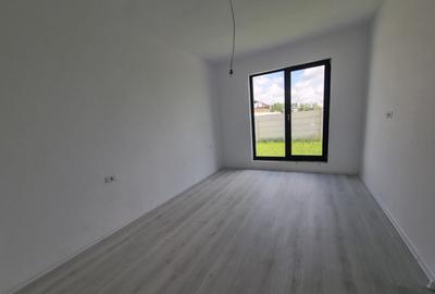 Casa parter - 3 camere - 2 bai - 10 min de STV - 3