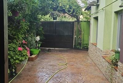 Casă individuală cu 7 camere cu Teren 186 Mp în Rahova - 11