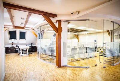 Spațiu comercial, de 602 mp, în Medicină - 2