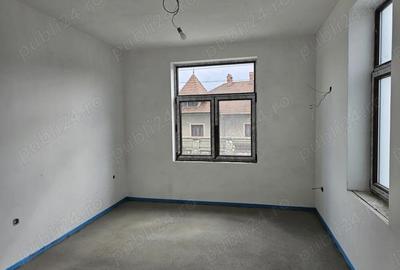 Casă cu Teren 400 Mp în Central - 4