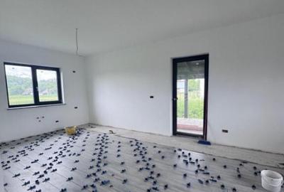 Casă cu 5 camere cu Teren 800 Mp în Horodnic - 10