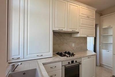 Apartament cu 3 camere decomandat în Rediu