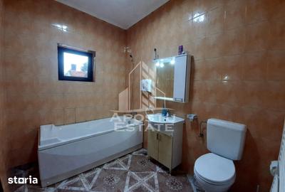 Casă cu 2 camere cu Teren 400 Mp în Pârneava