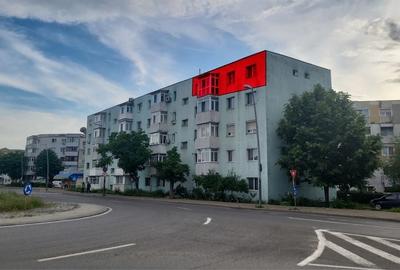 Apartament cu 3 camere semidecomandat în Milcov