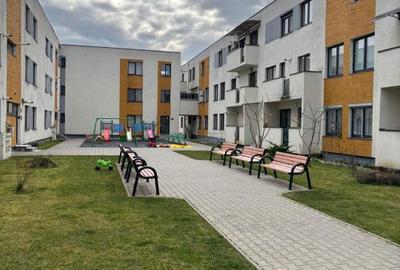 Apartament cu 3 camere decomandat în Turnișor