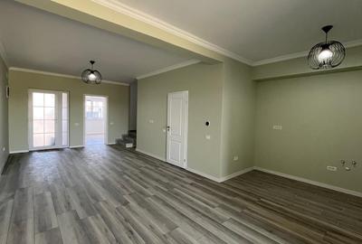 Casă cu 4 camere cu Canalizare în Moșnița Veche - 2