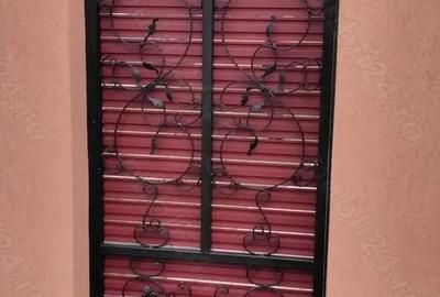 Casă cu 5 camere cu Teren 2550 Mp în Munteni - 1