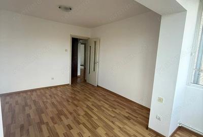 Apartament cu 3 camere decomandat în Soarelui - 9