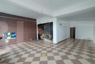 Spatiu comercial cu vitrina , 70mp, Zona Doja - 1