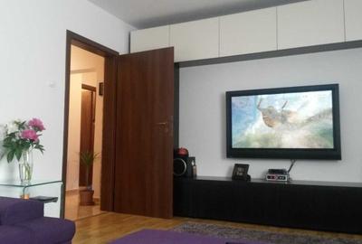 Apartament cu 3 camere decomandat, mobilat în Sebastian
