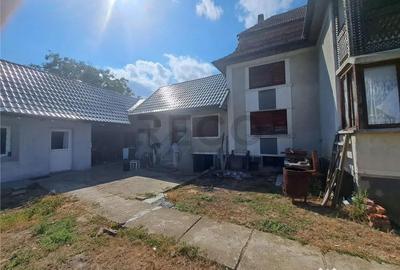 Casă cu 8 camere cu Teren 8300 Mp în Sânlazăr - 2