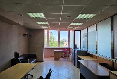 Se ofera spre inchiriere birou spatiu comercial in zona vitan de 44 mp, etaj 5. - 2
