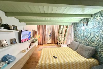 Apartament cu 4 camere semidecomandat în Central