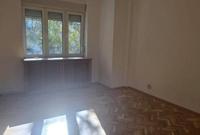 Inchiriere apartament Bd. Primaverii - stradal, 5 camere, etaj 1 Inchiriere apartament Bd. Primaverii - stradal, 5 camere, etaj 1 - 6