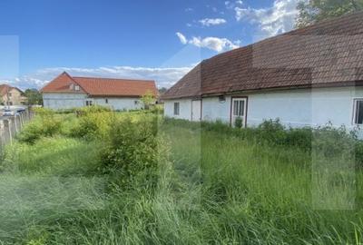 Teren intravilan, de vanzare, 680 mp cu casa demolabila, zona Simeria