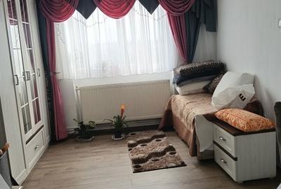 Apartament cu 3 camere semidecomandat în Central - 3