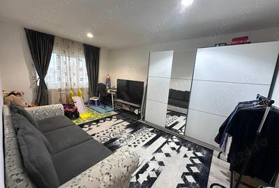 Apartament cu 2 camere decomandat în Girocului