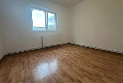 Etaj 2 bloc izolat cu centrala proprie - 6