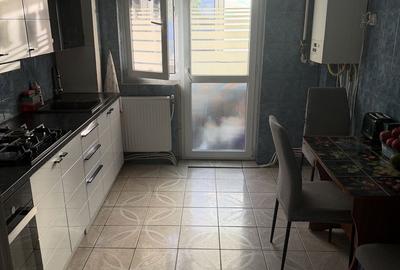 Apartament cu 3 camere decomandat în Central - 2