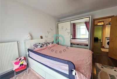 Apartament cu 3 camere decomandat în Tractorul - 3