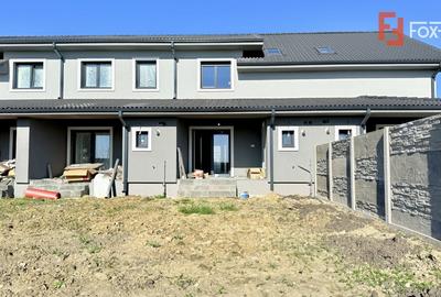 Casă cu 4 camere cu Canalizare în Moșnița Veche - 1