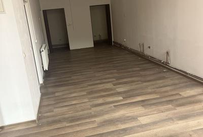Spațiu comercial, de 100 mp, în Central - 5