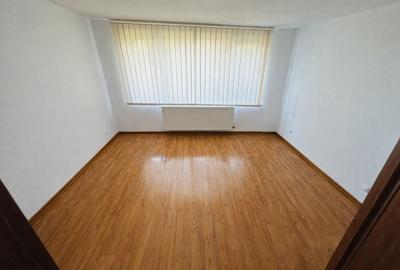 Casă individuală cu 7 camere cu Canalizare în Rahova - 3