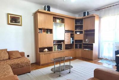 Apartament cu 3 camere decomandat în Capitale - 3