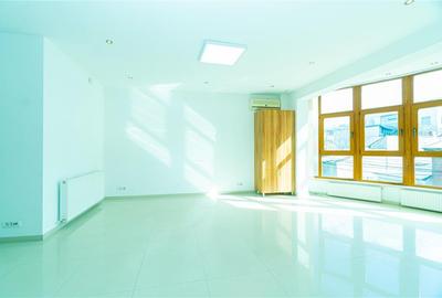 Birou, de 160 mp, în P-ța Victoriei - 1