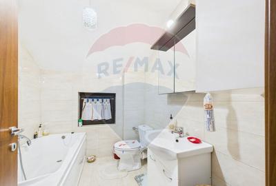 Casă cu 5 camere cu Teren 300 Mp în Central - 8