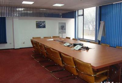 Spațiu comercial, de 100 mp, în Central - 1