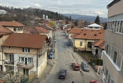 Apartament cu 3 camere în Valea Muscelului - 5