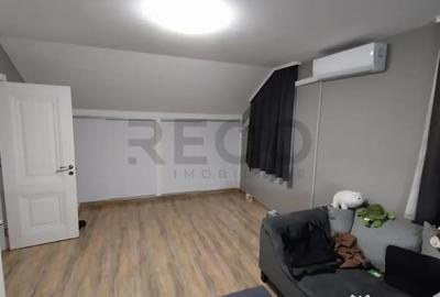 Casă cu 7 camere cu Teren 2203 Mp în Sântion - 6