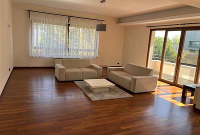 Apartament cu 3 camere semidecomandat în Primăverii - 2