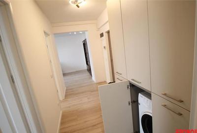 Bloc nou - prima - langa Universitatea Bacovia- 2 camere - - 8