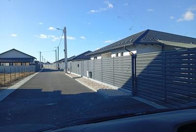 Casă cu 4 camere cu Teren 400 Mp în Bradu - 2